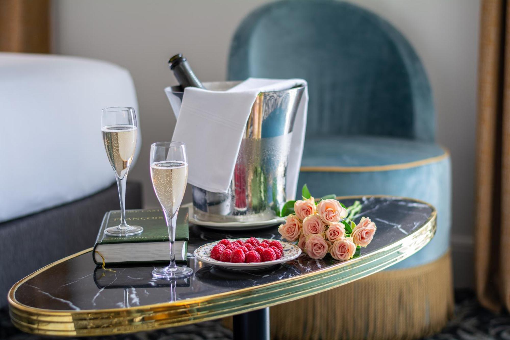 Hotel & Spa Napoleon Fontainebleau Esterno foto