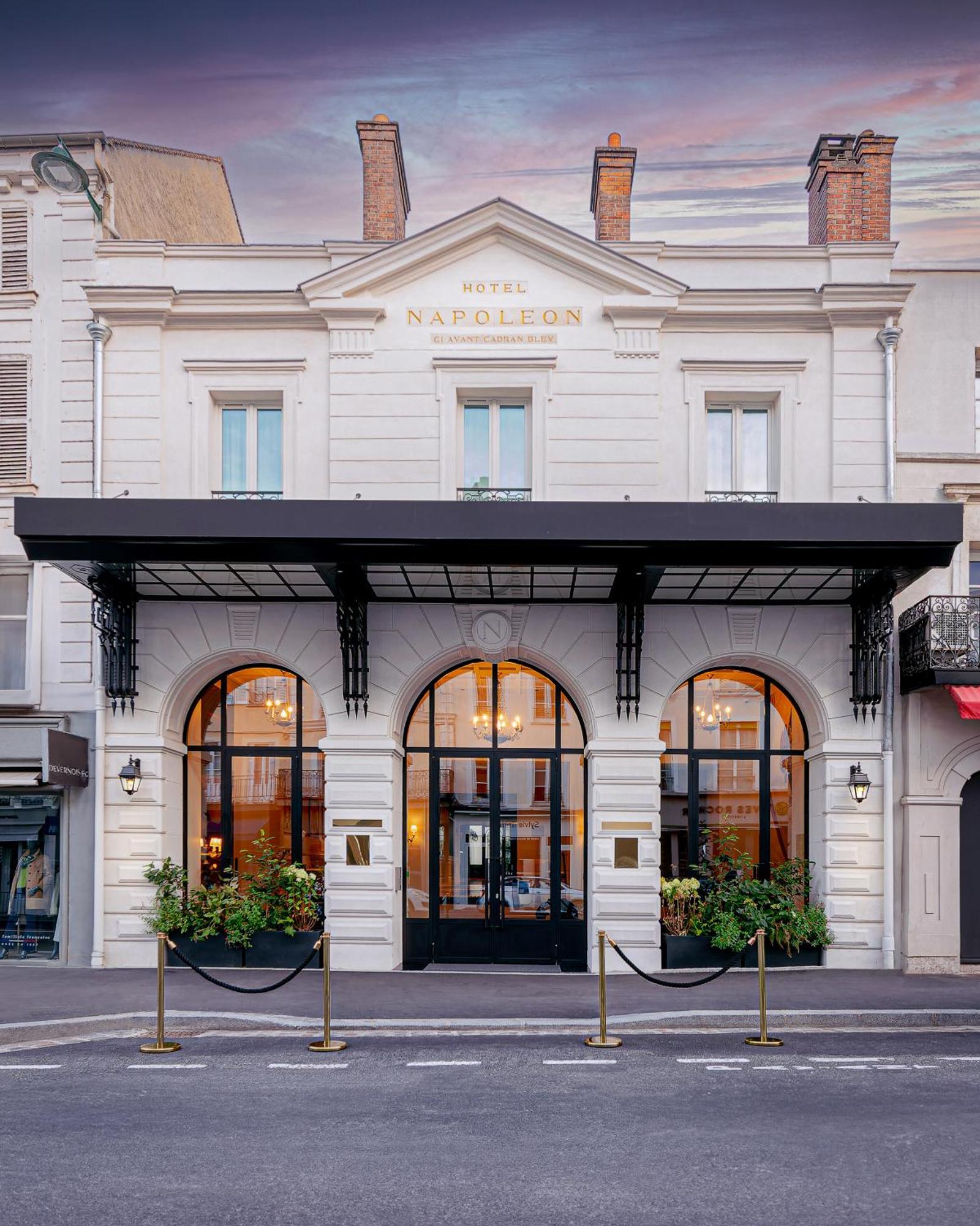 Hotel & Spa Napoleon Fontainebleau Esterno foto